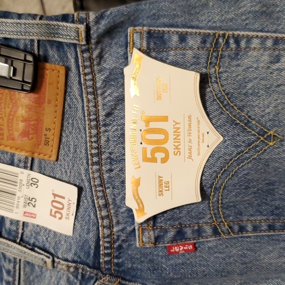 BNWT Levi's 501 blue jeans - Picture 6 of 6